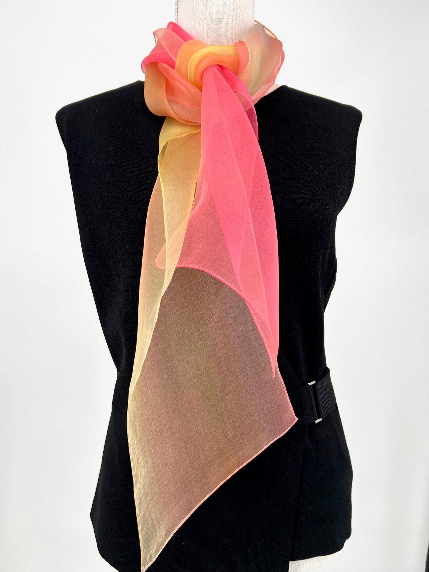 Hijab Large size One-of-a-kind Hand dyed Made in Japan Silk scarf Gift Unique Best Seller luxury Best Gift Wearable Art Best Holiday Gift Trendy Accessories Unique Design Handwritten Scarves and Wraps Nature Inspired Fashion Accessories High Quality Elegant スカーフ ヒジャブ ひじゃぶ 巻き方 アバヤ ユニクロ アクセサリー アレンジ 色 インド イスラム 女性 インドネシア UVカット エジプト おしゃれ 大きさ おみやげ プレゼント お店 ショップ 和柄 日本 柄 売ってる店 アラブ かわいい 可愛い カラフル どこで買う 着物 生地 着方 黒いヒジャブ 結婚式 コスプレ コーデ 購入 サリー 種類 シルク 専門店 日本製 サイズ チャドル 通販 店舗 巻き方 友禅 手染め ニカブ 布 かぶり方 販売 ハイブランド ファッション 服 服装 素材 お