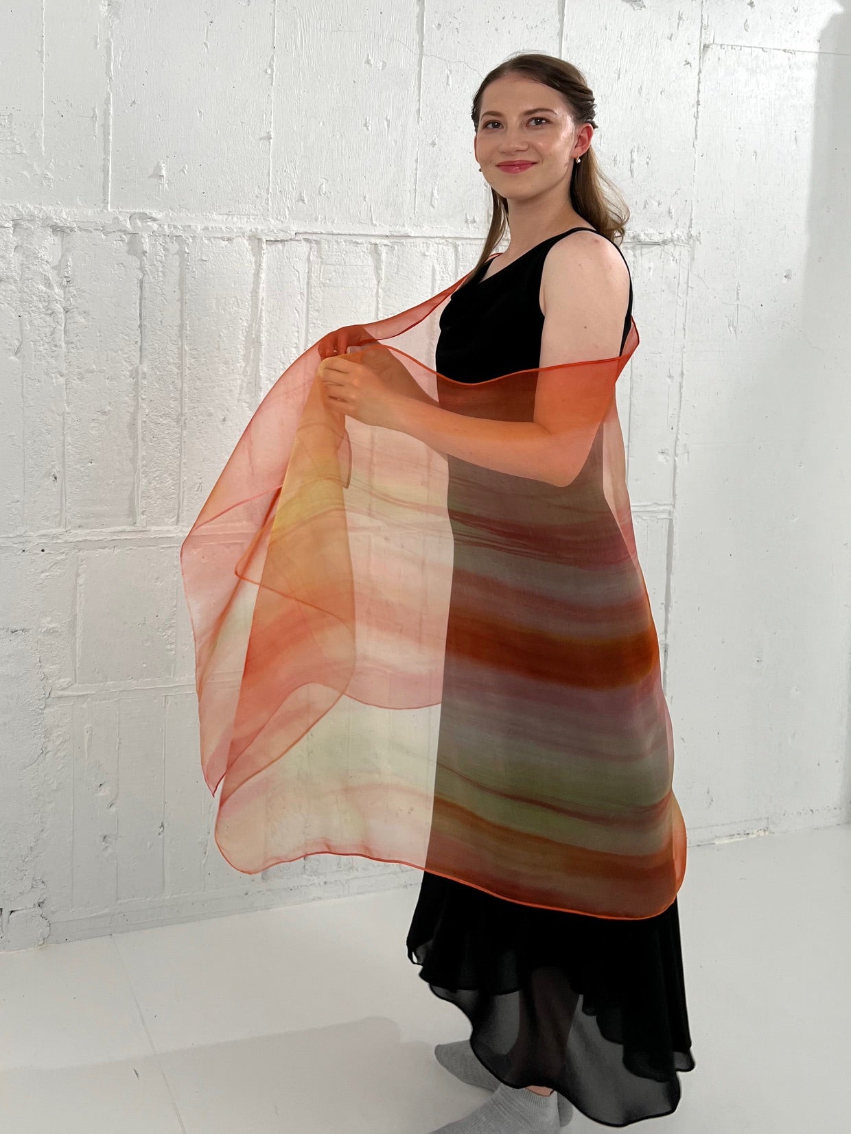 Hijab Large size One-of-a-kind Hand dyed Made in Japan Silk scarf Gift Unique Best Seller luxury Best Gift Wearable Art Best Holiday Gift Trendy Accessories Unique Design Handwritten Scarves and Wraps Nature Inspired Fashion Accessories High Quality Elegant ヒジャブ ひじゃぶ 巻き方 アバヤ ユニクロ アクセサリー アレンジ 色 インド イラン イスラム 女性 インドネシア UVカット エジプト おしゃれ 大きさ おみやげ プレゼント お店 ショップ 和柄 日本 柄 売ってる店 アラブ かわいい 可愛い カラフル どこで買う 着物 生地 着方 黒いヒジャブ 結婚式 コスプレ コーデ 購入 サリー  種類 シルク 専門店 日本製 サイズ チャドル 通販 店舗 巻き方 友禅  手染め ニカブ 布 かぶり方 販売 ハイブランド ファッション 服 服装 素材 お店