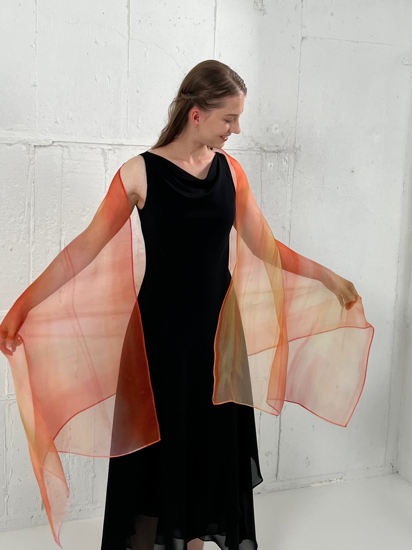 Hijab Large size One-of-a-kind Hand dyed Made in Japan Silk scarf Gift Unique Best Seller luxury Best Gift Wearable Art Best Holiday Gift Trendy Accessories Unique Design Handwritten Scarves and Wraps Nature Inspired Fashion Accessories High Quality Elegant ヒジャブ ひじゃぶ 巻き方 アバヤ ユニクロ アクセサリー アレンジ 色 インド イラン イスラム 女性 インドネシア UVカット エジプト おしゃれ 大きさ おみやげ プレゼント お店 ショップ 和柄 日本 柄 売ってる店 アラブ かわいい 可愛い カラフル どこで買う 着物 生地 着方 黒いヒジャブ 結婚式 コスプレ コーデ 購入 サリー  種類 シルク 専門店 日本製 サイズ チャドル 通販 店舗 巻き方 友禅  手染め ニカブ 布 かぶり方 販売 ハイブランド ファッション 服 服装 素材 お店