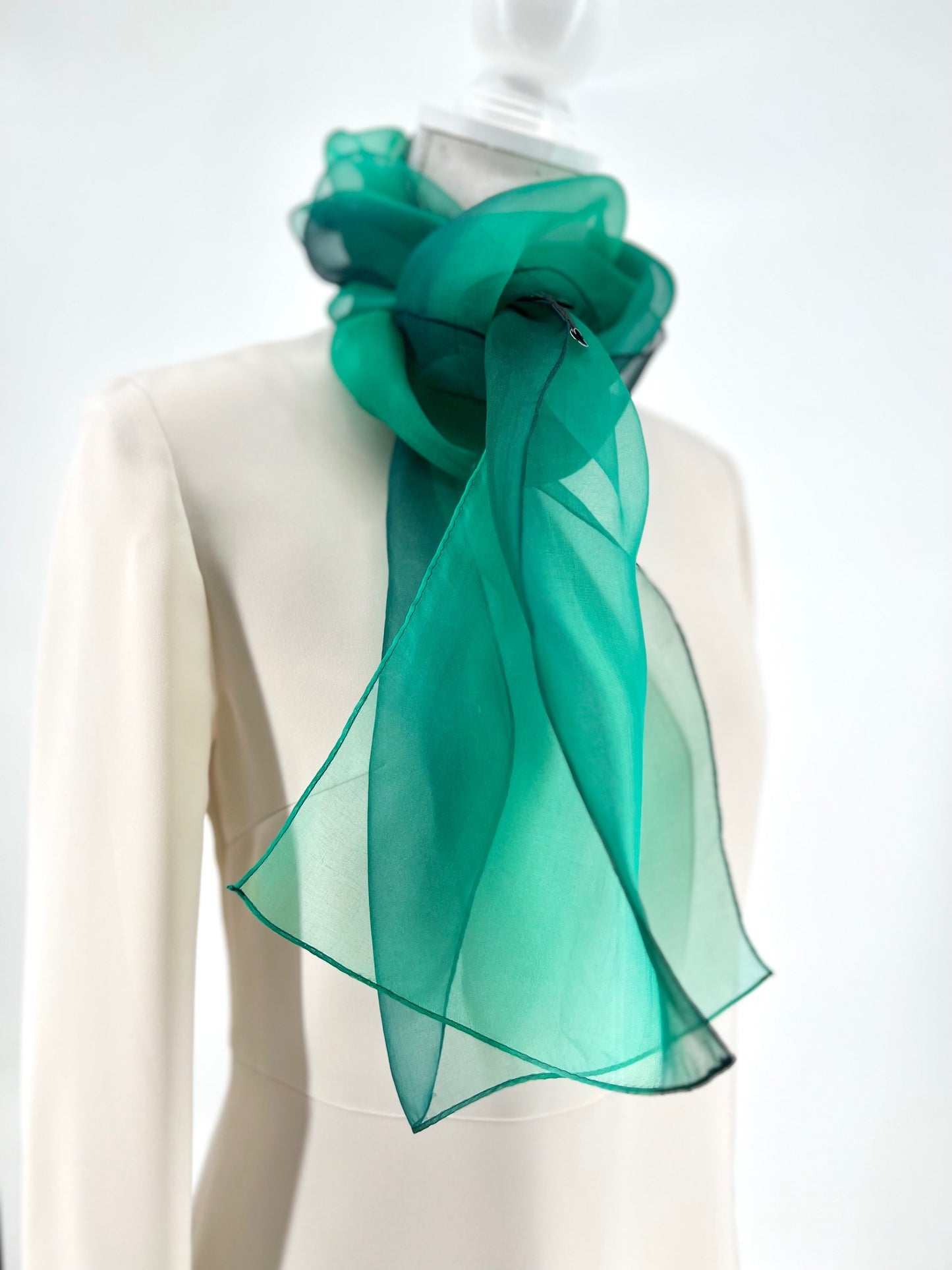 Hijab Large size One-of-a-kind Hand dyed Made in Japan Silk scarf Gift Unique Best Seller luxury Best Gift Wearable Art Best Holiday Gift Trendy Accessories Unique Design Handwritten Scarves and Wraps Nature Inspired Fashion Accessories High Quality Elegant スカーフ ヒジャブ ひじゃぶ 巻き方 アバヤ ユニクロ アクセサリー アレンジ 色 インド イスラム 女性 インドネシア UVカット エジプト おしゃれ 大きさ おみやげ プレゼント お店 ショップ 和柄 日本 柄 売ってる店 アラブ かわいい 可愛い カラフル どこで買う 着物 生地 着方 黒いヒジャブ 結婚式 コスプレ コーデ 購入 サリー  種類 シルク 専門店 日本製 サイズ チャドル 通販 店舗 巻き方 友禅  手染め ニカブ 布 かぶり方 販売 ハイブランド ファッション 服 服装 素材 お