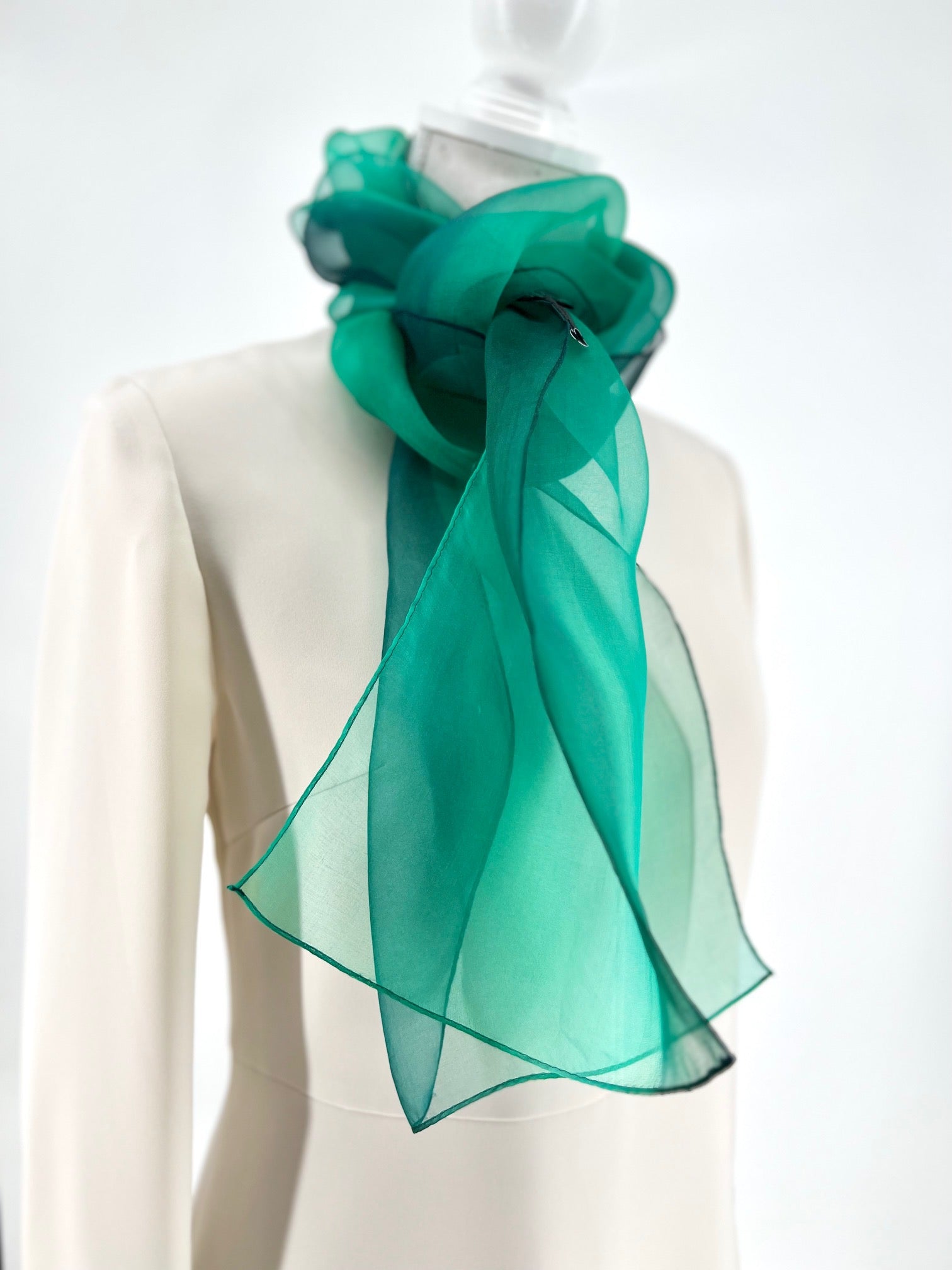 Hijab Large size One-of-a-kind Hand dyed Made in Japan Silk scarf Gift Unique Best Seller luxury Best Gift Wearable Art Best Holiday Gift Trendy Accessories Unique Design Handwritten Scarves and Wraps Nature Inspired Fashion Accessories High Quality Elegant スカーフ ヒジャブ ひじゃぶ 巻き方 アバヤ ユニクロ アクセサリー アレンジ 色 インド イスラム 女性 インドネシア UVカット エジプト おしゃれ 大きさ おみやげ プレゼント お店 ショップ 和柄 日本 柄 売ってる店 アラブ かわいい 可愛い カラフル どこで買う 着物 生地 着方 黒いヒジャブ 結婚式 コスプレ コーデ 購入 サリー  種類 シルク 専門店 日本製 サイズ チャドル 通販 店舗 巻き方 友禅  手染め ニカブ 布 かぶり方 販売 ハイブランド ファッション 服 服装 素材 お