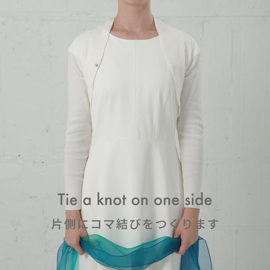 Hijab Large size One-of-a-kind Hand dyed Made in Japan Silk scarf Gift Unique Best Seller luxury Best Gift Wearable Art Best Holiday Gift Trendy Accessories Unique Design Handwritten Scarves and Wraps Nature Inspired Fashion Accessories High Quality Elegant スカーフ ヒジャブ ひじゃぶ 巻き方 アバヤ ユニクロ アクセサリー アレンジ 色 インド イスラム 女性 インドネシア UVカット エジプト おしゃれ 大きさ おみやげ プレゼント お店 ショップ 和柄 日本 柄 売ってる店 アラブ かわいい 可愛い カラフル どこで買う 着物 生地 着方 黒いヒジャブ 結婚式 コスプレ コーデ 購入 サリー  種類 シルク 専門店 日本製 サイズ チャドル 通販 店舗 巻き方 友禅  手染め ニカブ 布 かぶり方 販売 ハイブランド ファッション 服 服装 素材 お